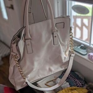 Elegant Cream Handbag with Gold Chain